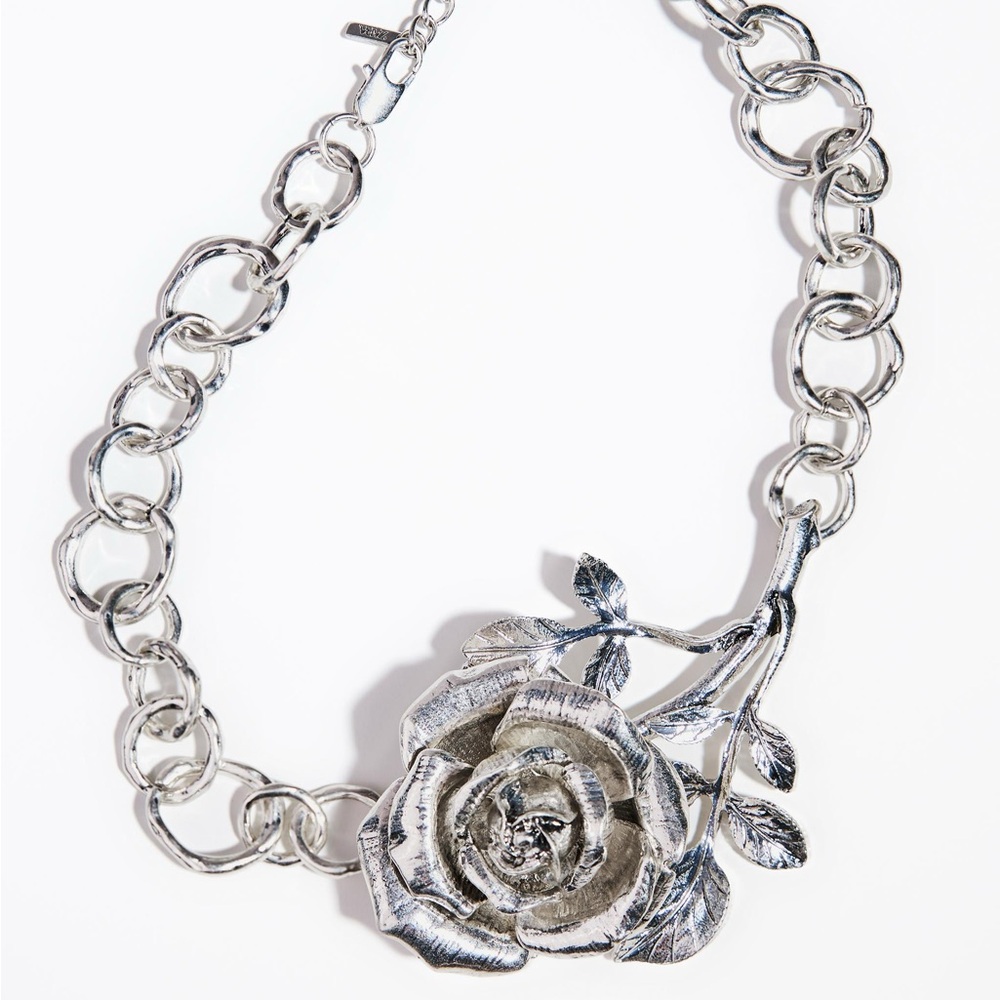Zara Rose Necklace (Argent Silver)
